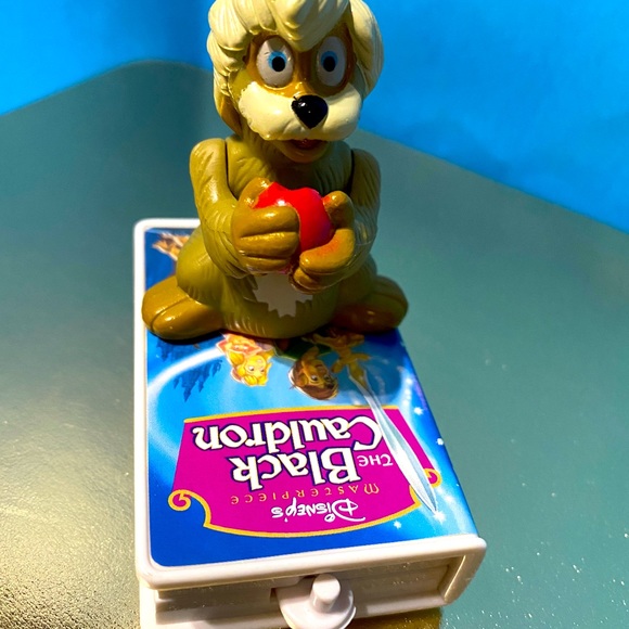 DISNEYS THE BLACK CAULDRON VIDEO FAVORITES VINTAGE 1998 McDONALDS HAPPY MEAL TOY - Picture 5 of 8